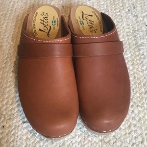 Sweden Clogs size 37 (6.5-7)